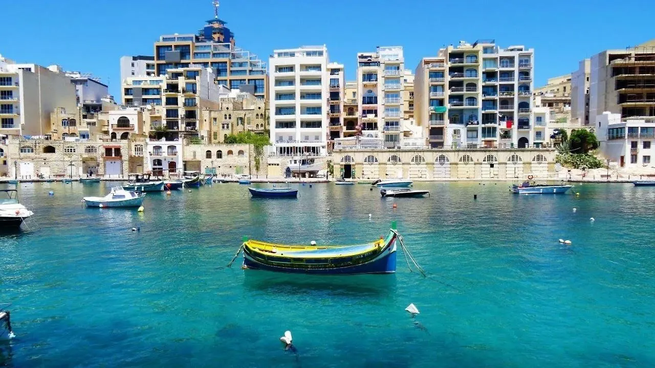 Apartment Stunning 2Br Holiday Penthouse In Central Sliema