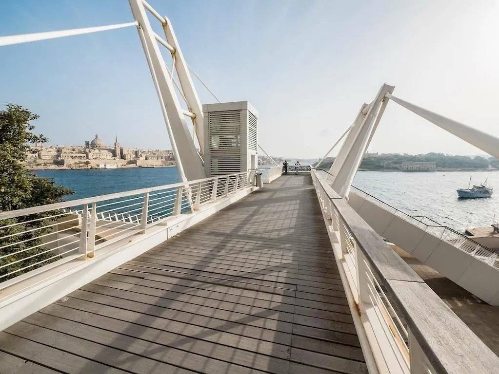 Apartment Stunning 2Br Holiday Penthouse In Central Sliema Malta