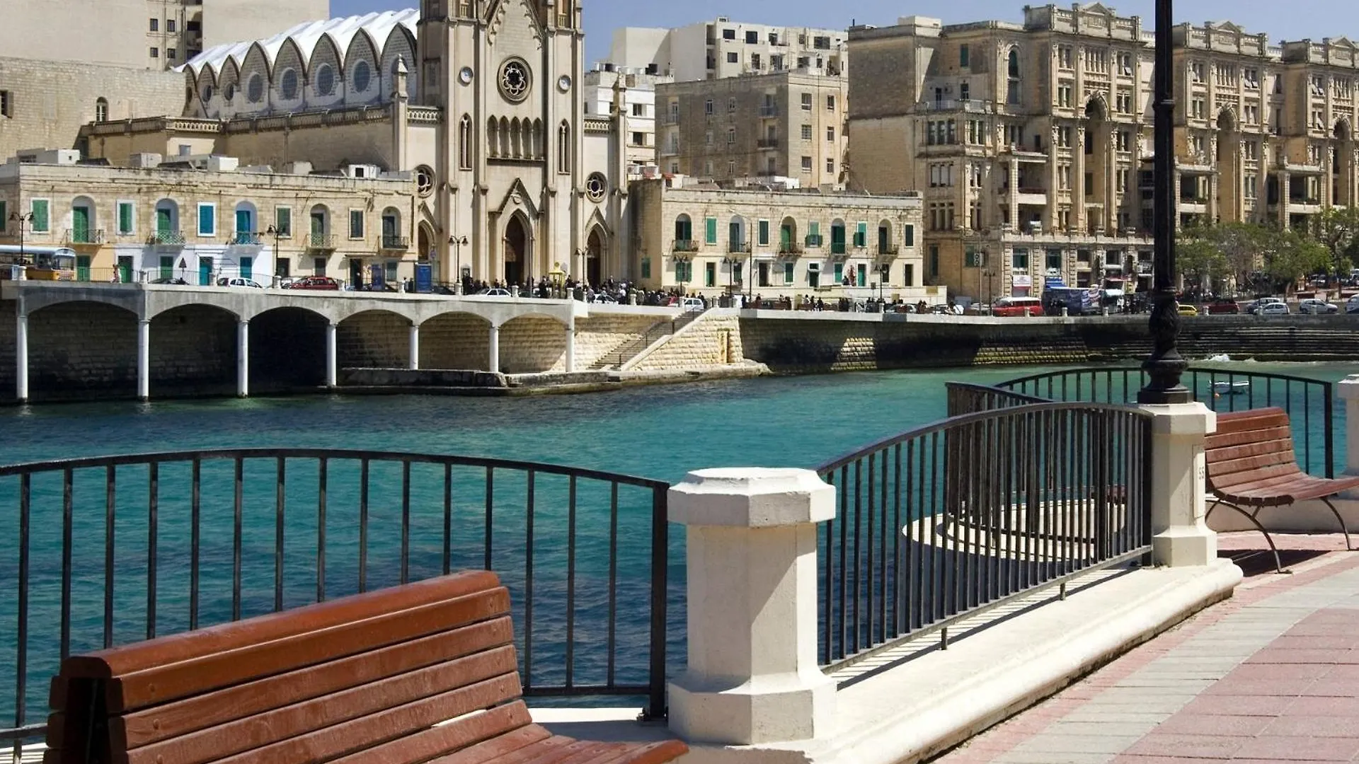 Apartment Stunning 2Br Holiday Penthouse In Central Sliema