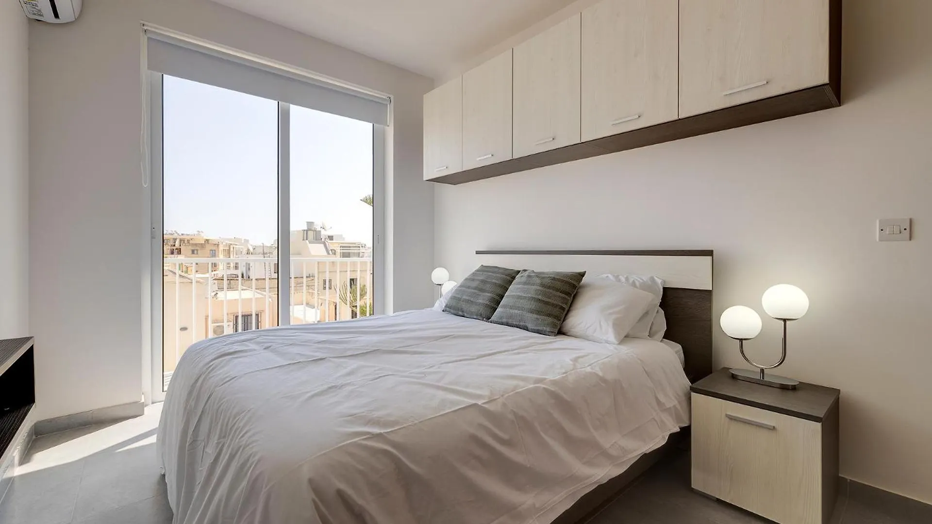 Apartment Stunning 2Br Holiday Penthouse In Central Sliema