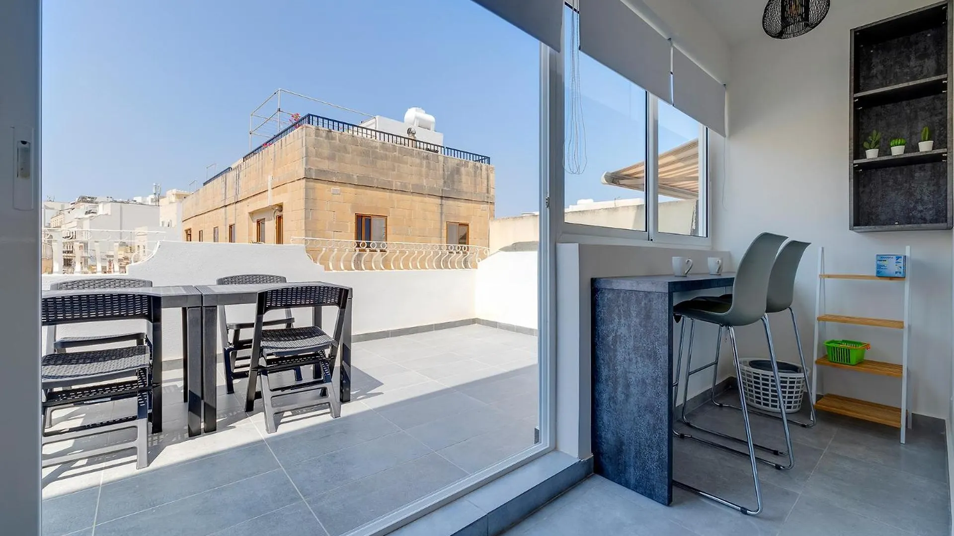 Apartment Stunning 2Br Holiday Penthouse In Central Sliema Malta