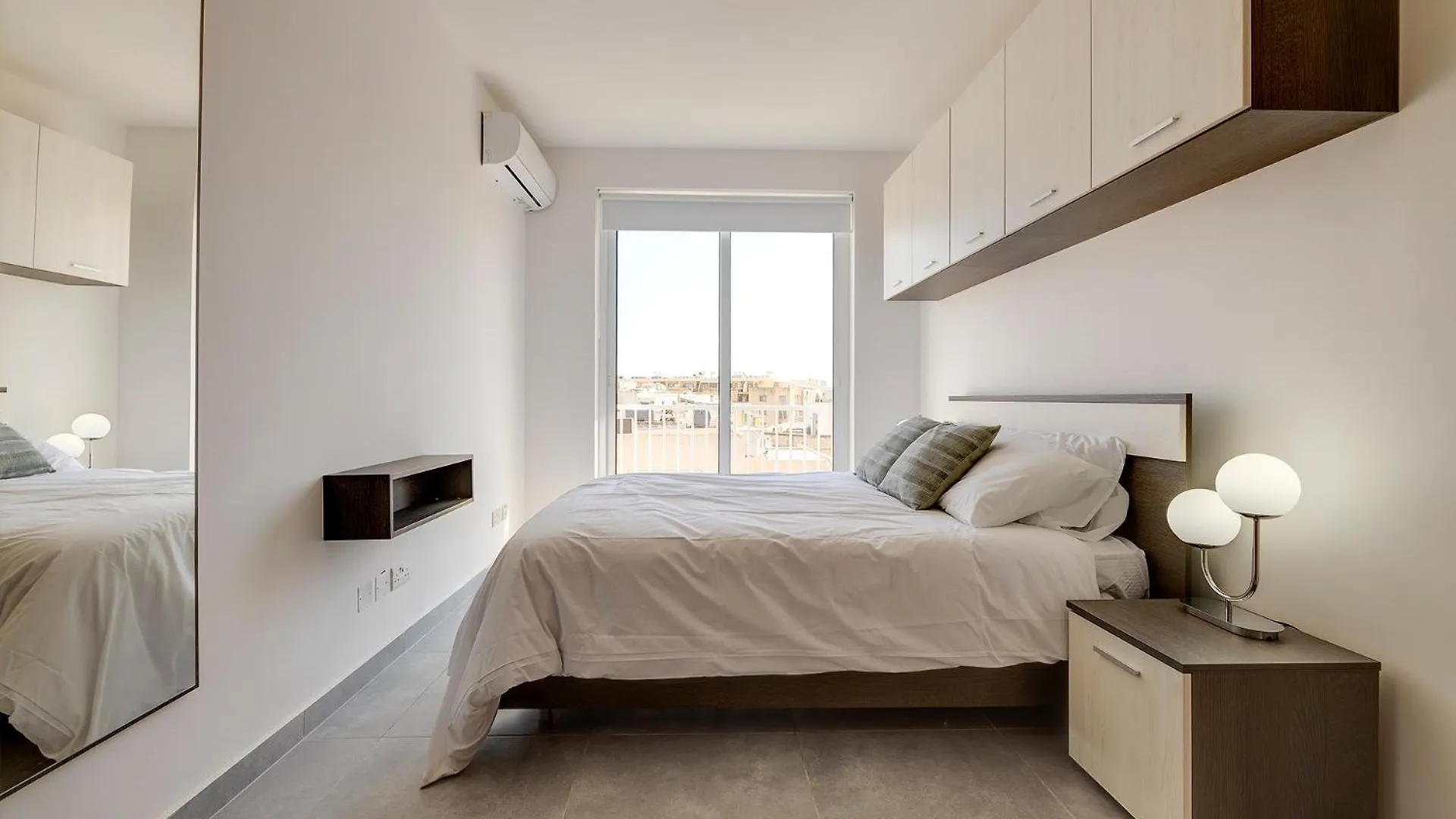Stunning 2Br Holiday Penthouse In Central Sliema 0*,  Malta