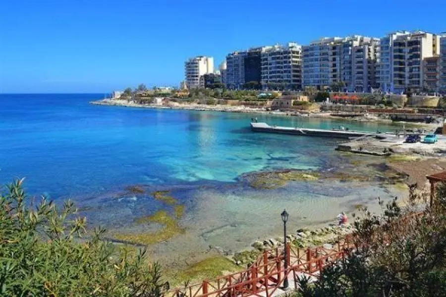 Stunning 2Br Holiday Penthouse In Central Sliema Apartment