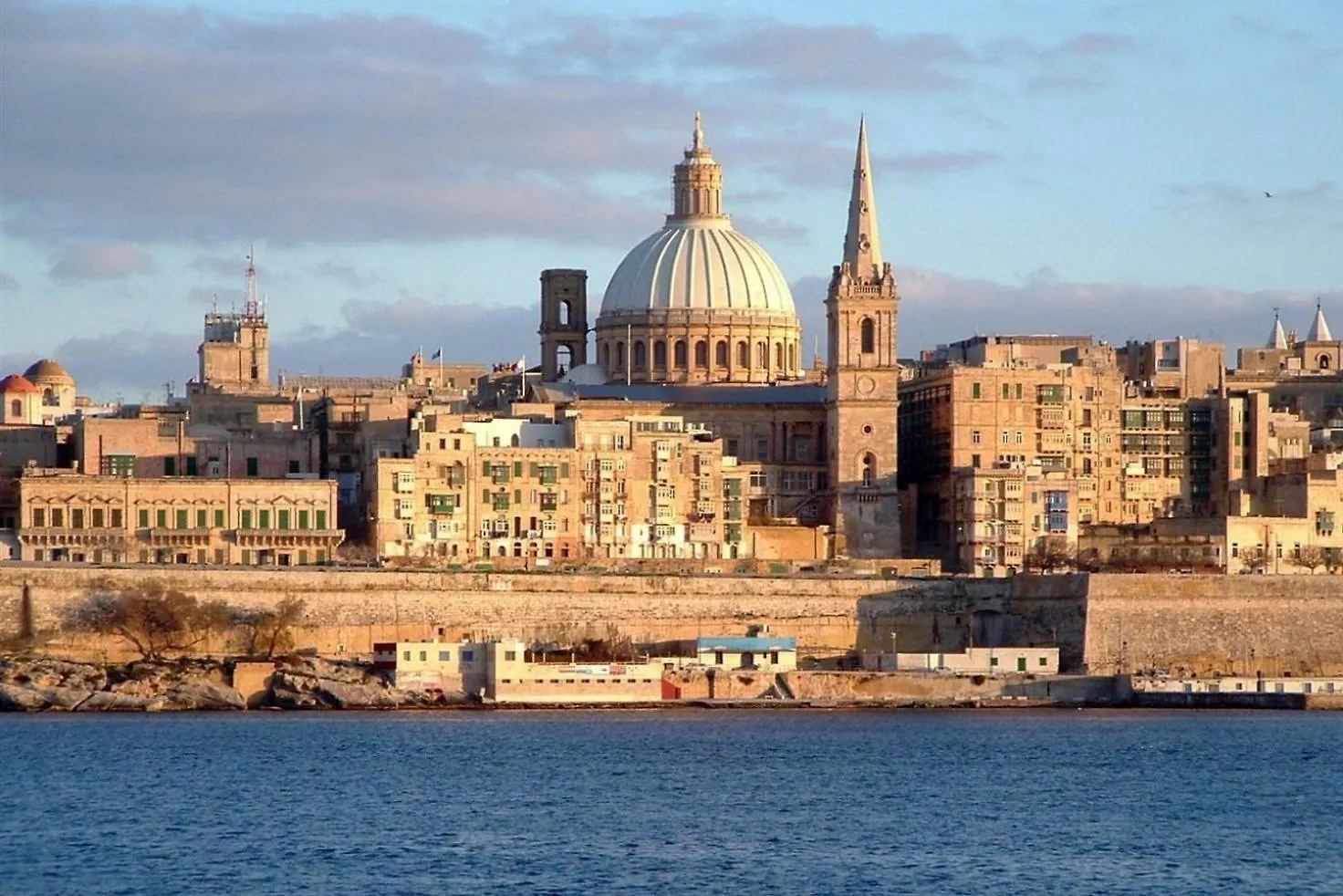 Stunning 2Br Holiday Penthouse In Central Sliema