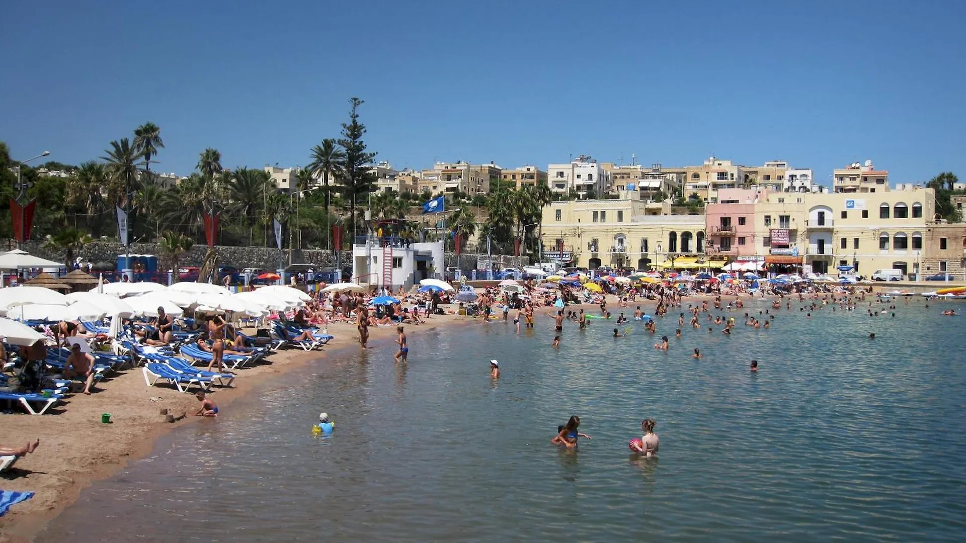 Stunning 2Br Holiday Penthouse In Central Sliema Malta