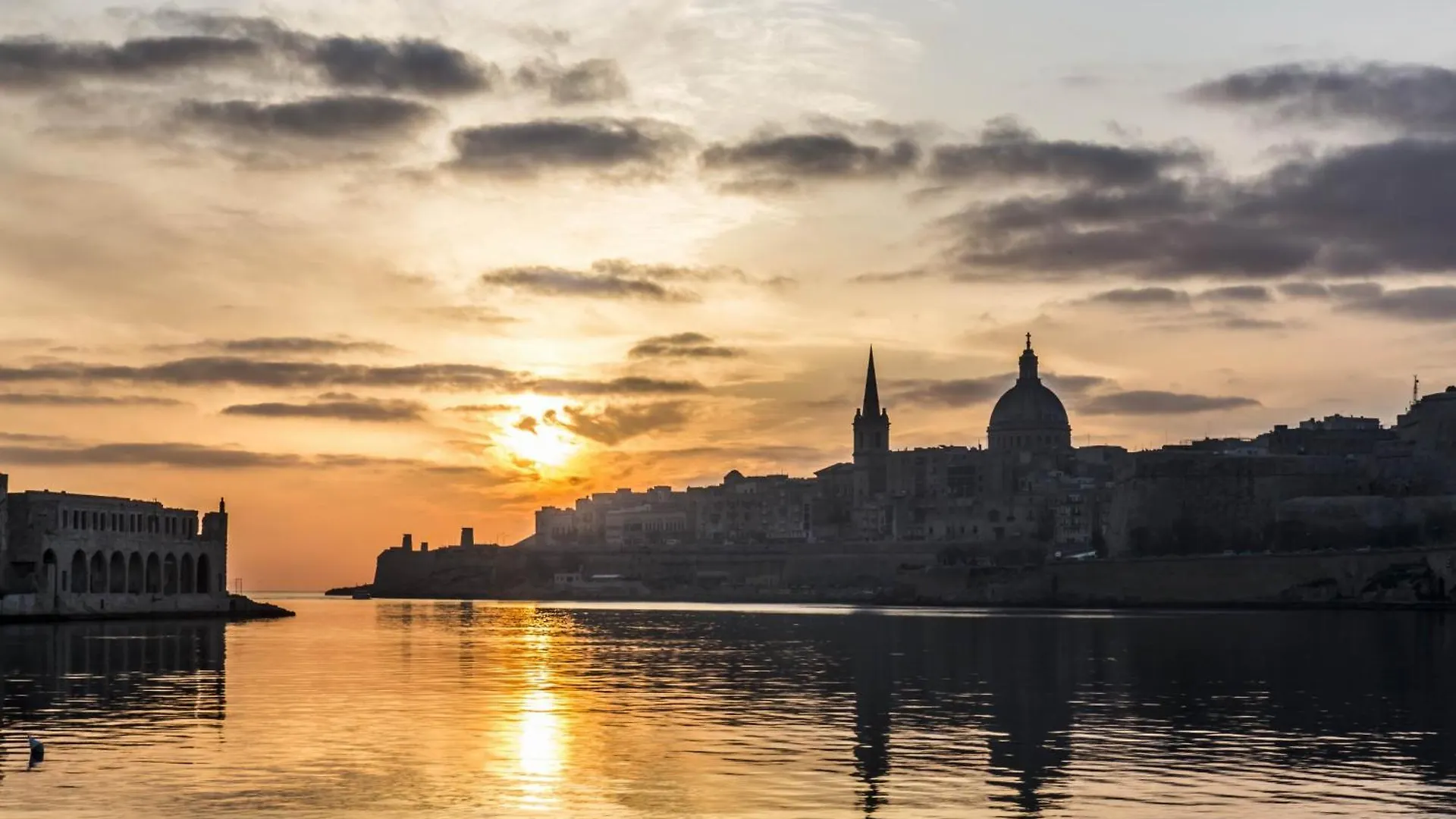 Apartment Stunning 2Br Holiday Penthouse In Central Sliema
