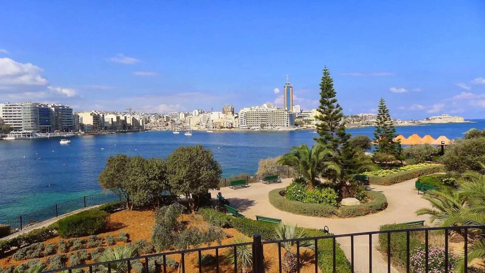 Stunning 2Br Holiday Penthouse In Central Sliema 0*,