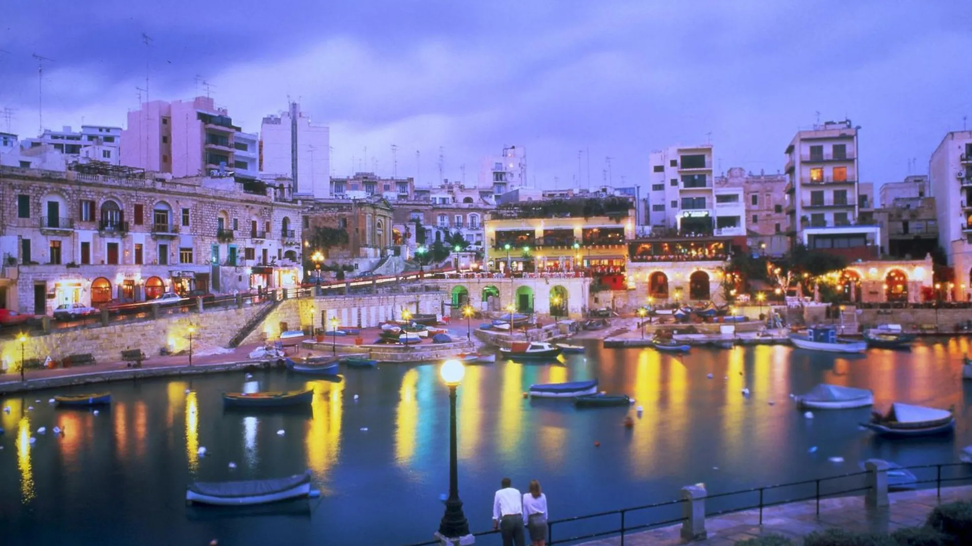 Stunning 2Br Holiday Penthouse In Central Sliema