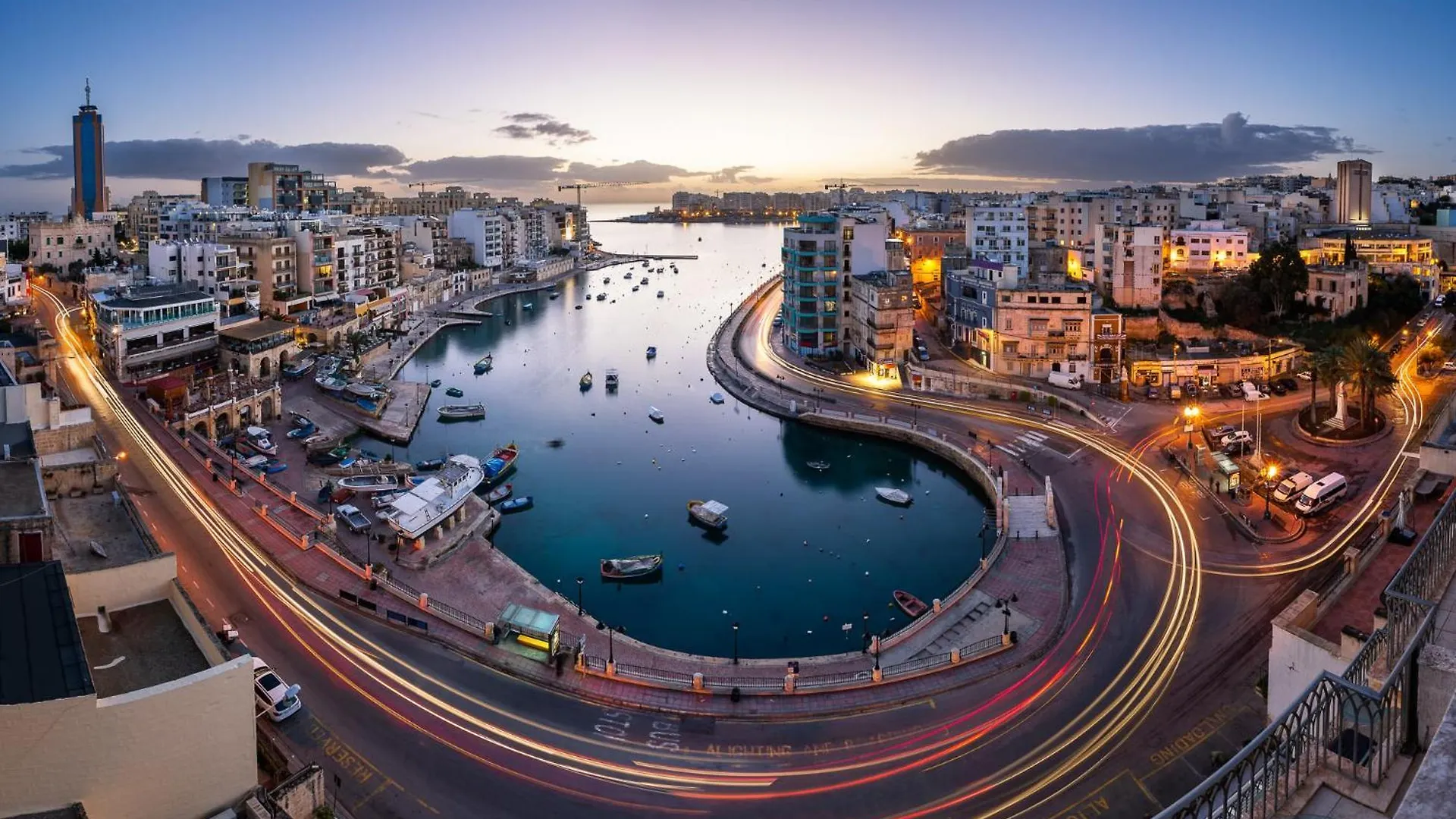 Stunning 2Br Holiday Penthouse In Central Sliema Apartment